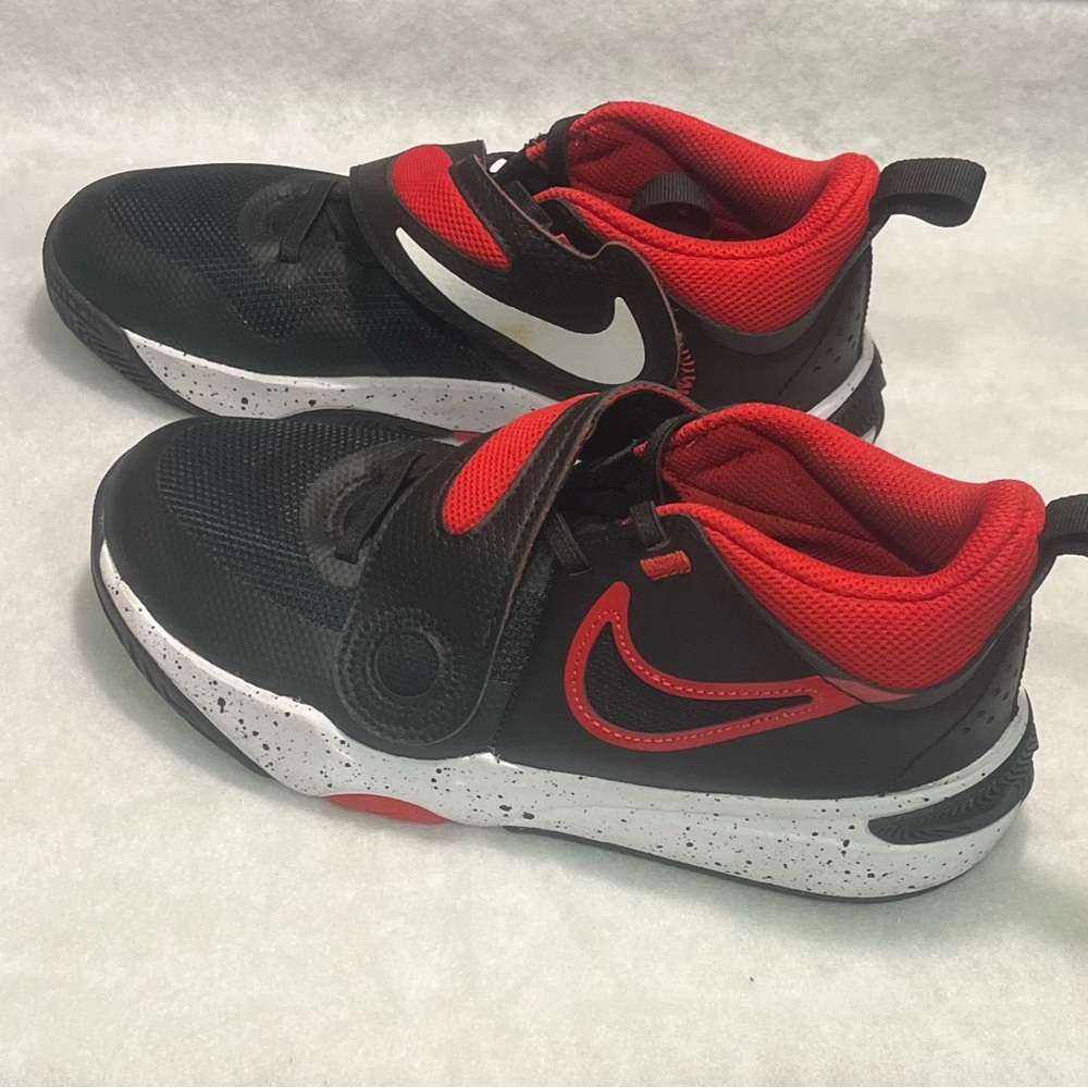 Nike Kids Black and Red Sneakers